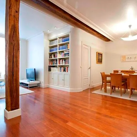 The Rentals Collection | City Centre سان سيباستيان